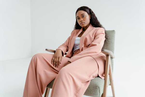 Ultimate guide to choosing the ideal hat for windy uk days: style meets practicality